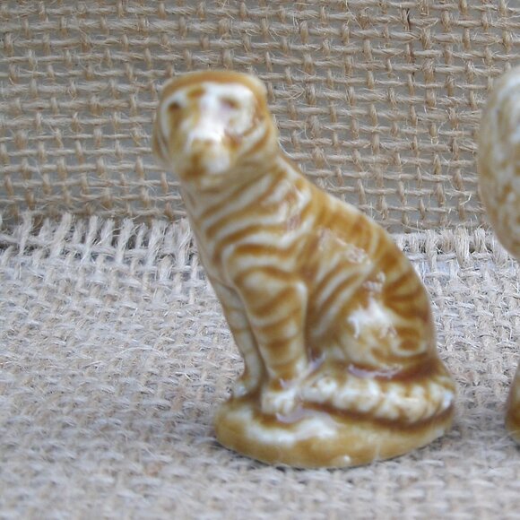 Vintage Wade Whimsies Tiger Porcelain Figurine - Picture 2 of 10